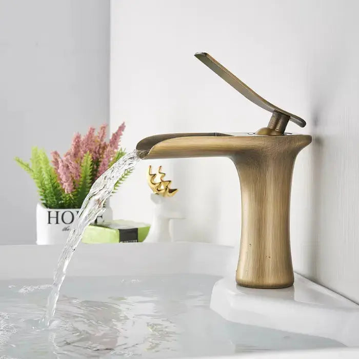 Robinet lavabo en laiton antique Le Mitigeur
