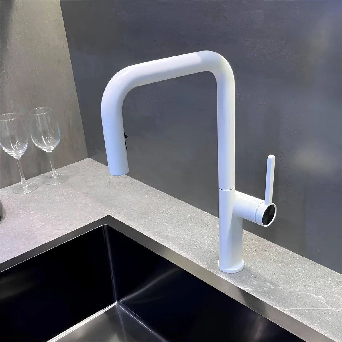 Robinet de cuisine moderne en laiton - Douchette extractible  Le Mitigeur