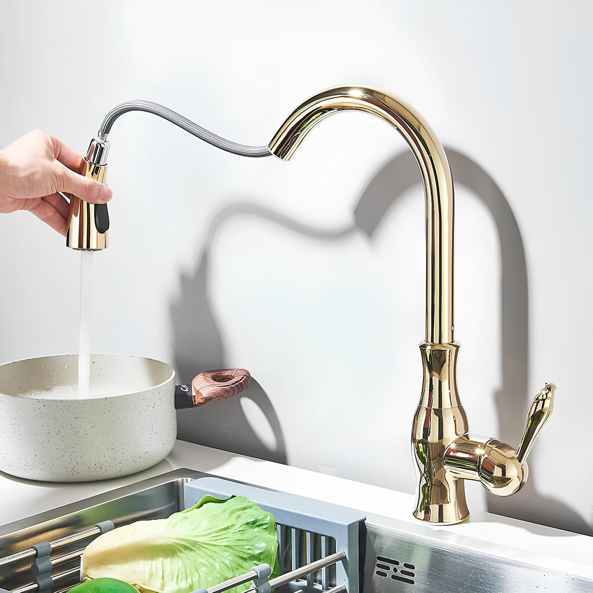 Robinet cuisine en laiton – mitigeur à douchette escamotable et col pivotant  Le Mitigeur