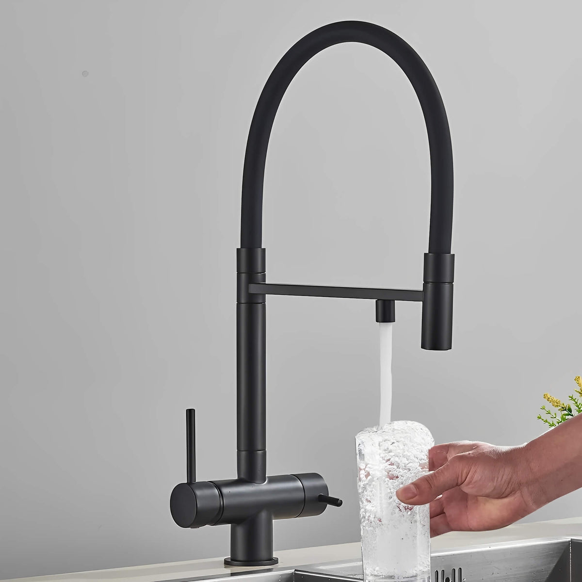 Robinet de cuisine avec douchette et sortie eau filtrée  Le Mitigeur