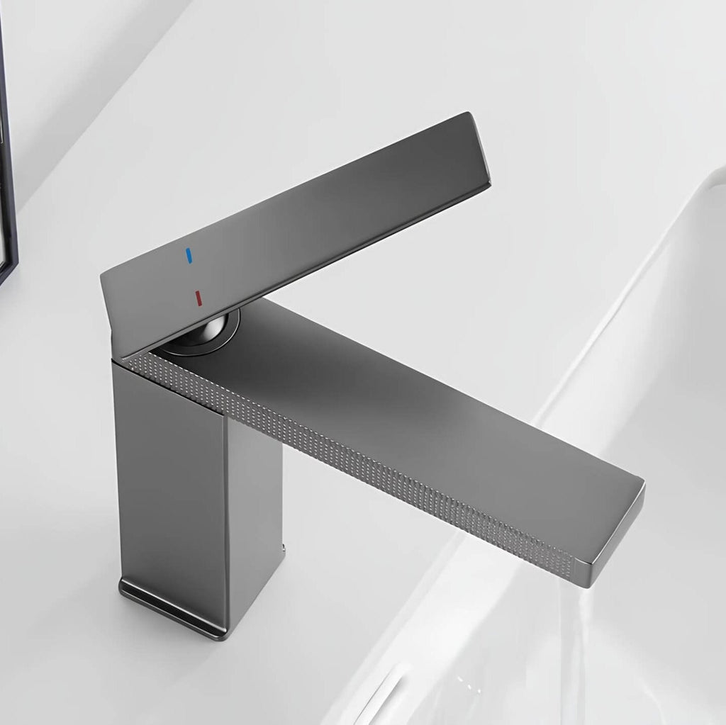 Mitigeur de lavabo compact en laiton, épuré