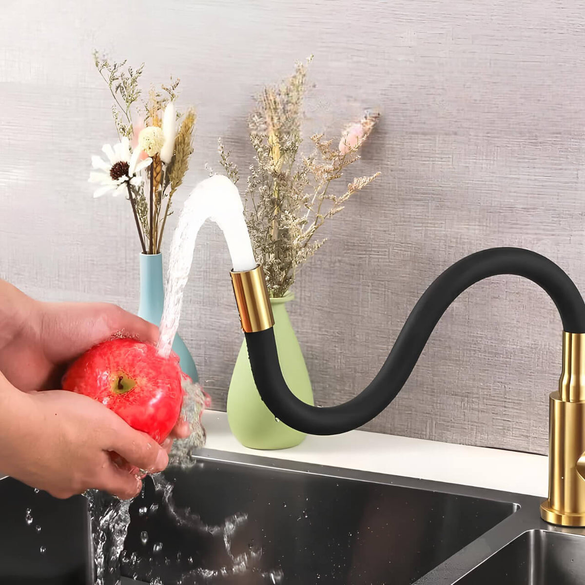 Robinet douchette flexible avec col coloré  Le Mitigeur