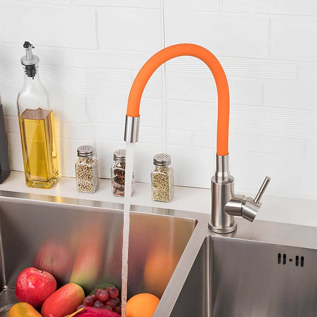 Robinet douchette flexible avec col coloré  Le Mitigeur
