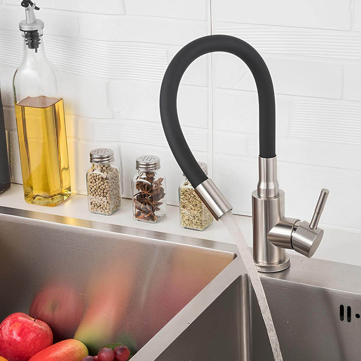 Robinet douchette flexible avec col coloré  Le Mitigeur