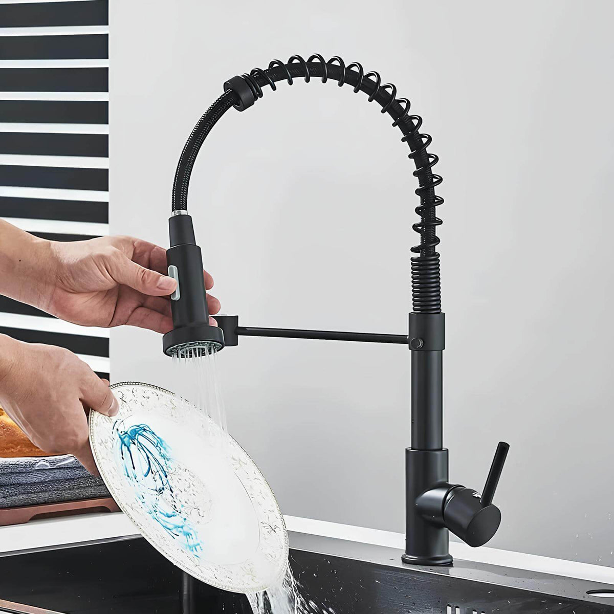Robinet douchette avec ressort - Élégant et pratique  Le Mitigeur