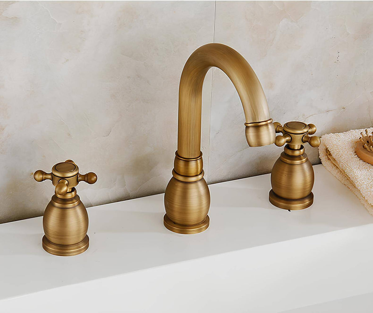 Robinet lavabo 3 trous finition or ancien  Le Mitigeur