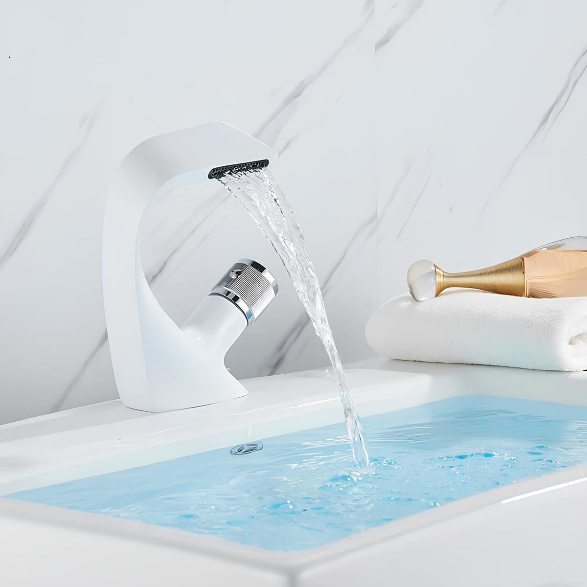 Robinet lavabo à bec cascade  Le Mitigeur