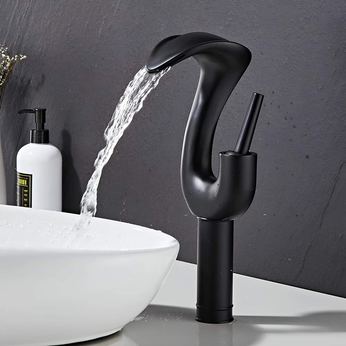 Robinet lavabo cascade grand format – mitigeur design en laiton  Le Mitigeur