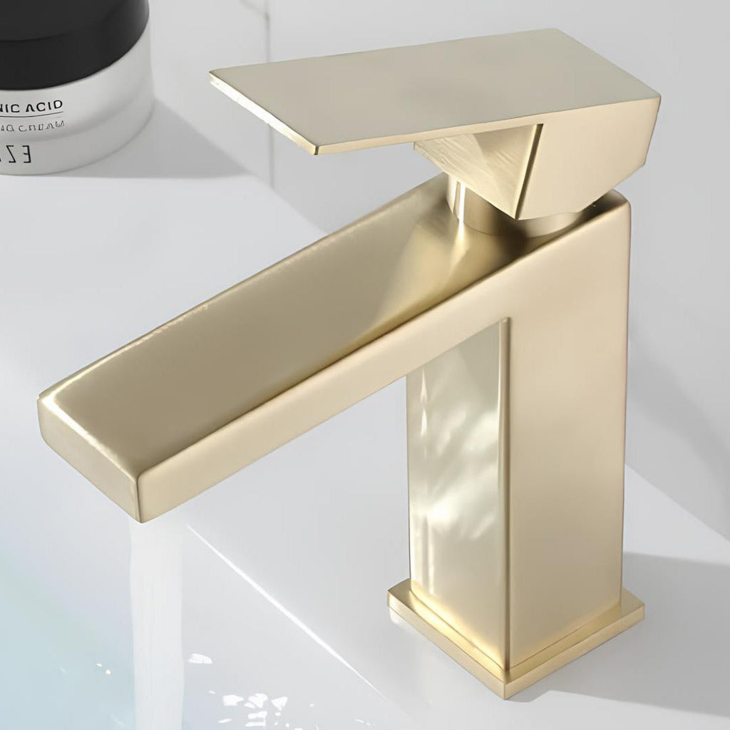 Robinet lavabo mitigeur en inox finition or brossé  Le Mitigeur