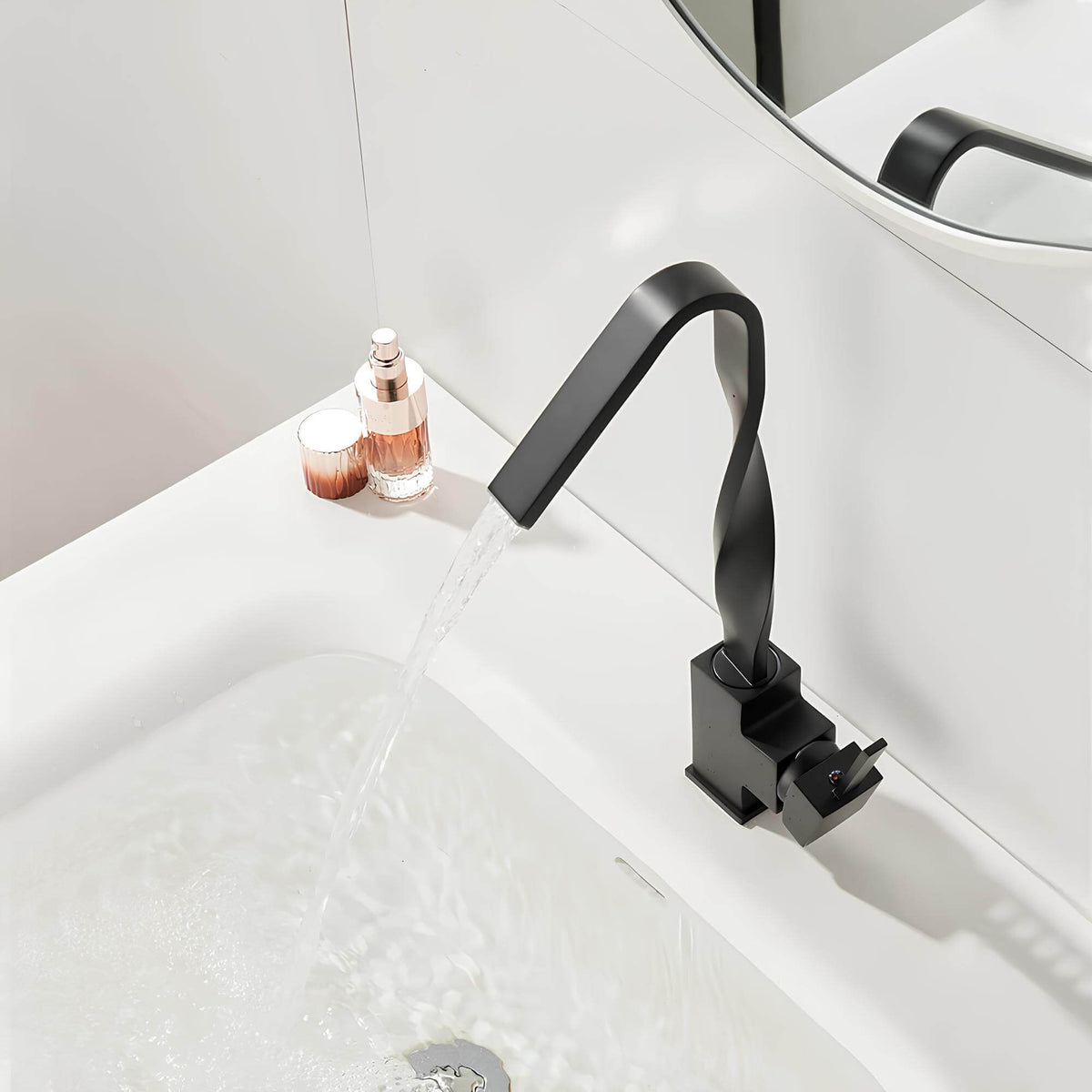 Robinet lavabo mitigeur en laiton – bec rotatif 360°, design contemporain  Le Mitigeur