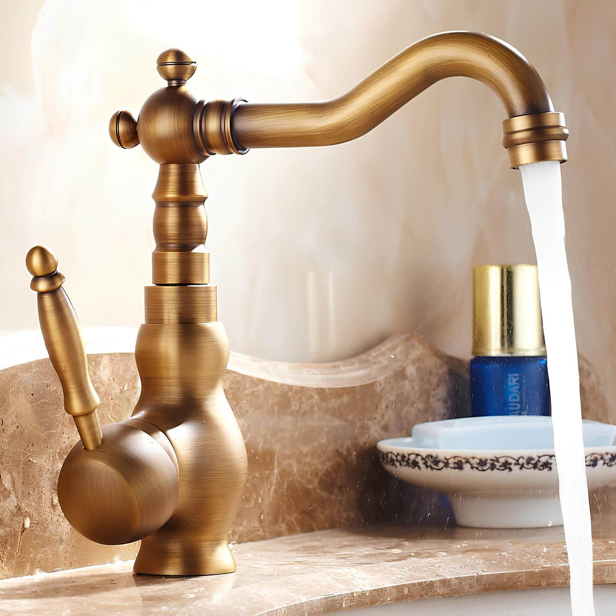 Robinet vasque rotatif en laiton style antique  Le Mitigeur