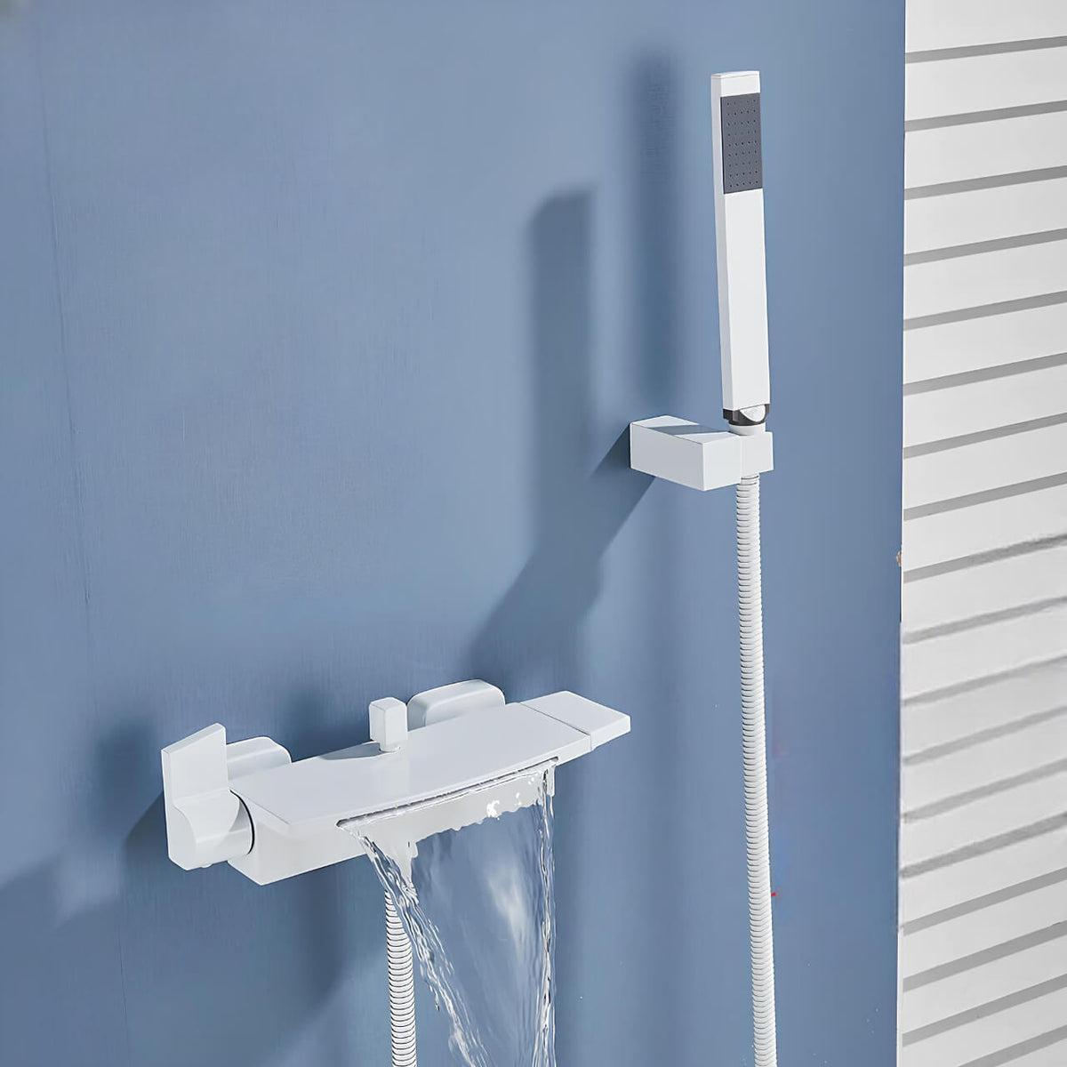 Robinet mitigeur baignoire mural –  Cascade & douchette  Le Mitigeur