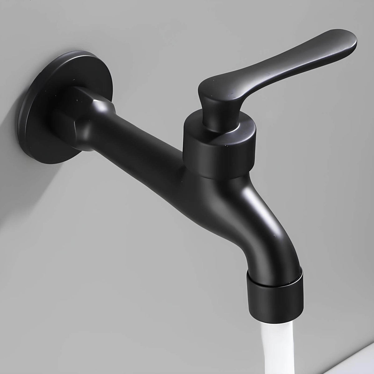 Robinet mural d'extérieur noir - eau froide  Le Mitigeur